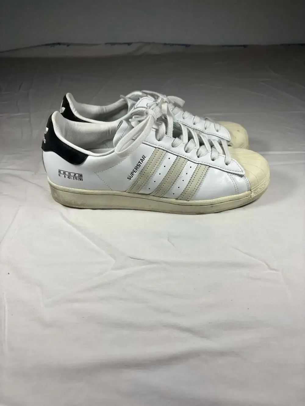 Adidas Superstar 'Size Tag' Cloud White/Core Black Sneakers (FV2808)